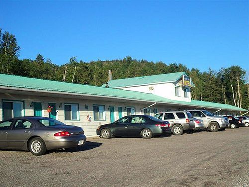 Richard Lake Motel Coniston Exterior photo