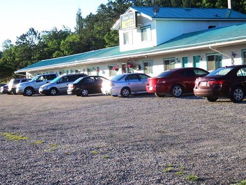 Richard Lake Motel Coniston Exterior photo